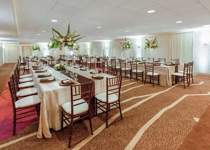 Hilton Garden Place 3*