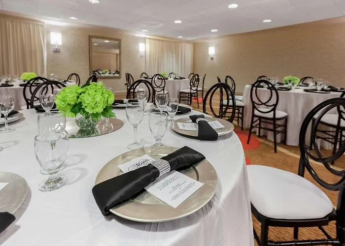 Hilton Garden Place 3*