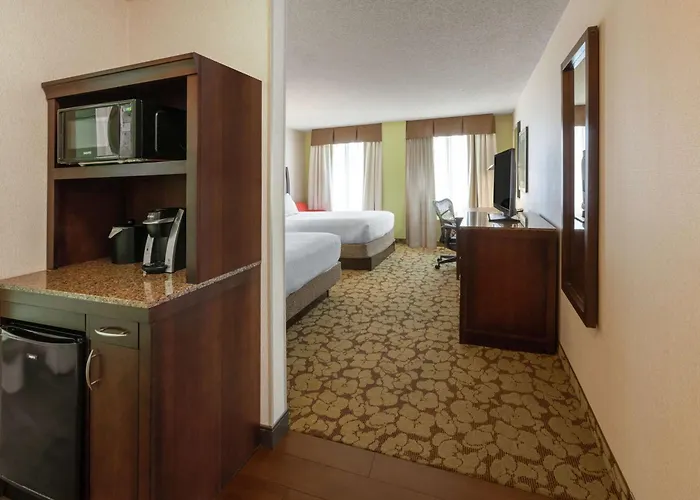 Hilton Garden Place Hotel 3*