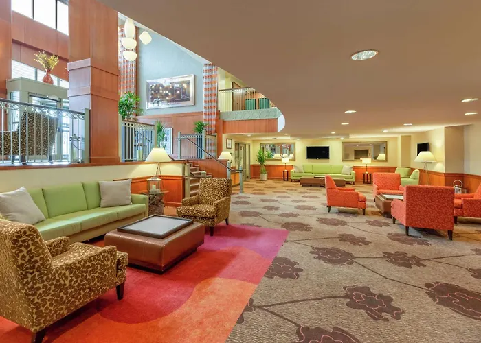 Hilton Garden Place 3*