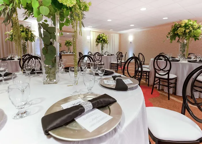 Hilton Garden Place Hotel 3*