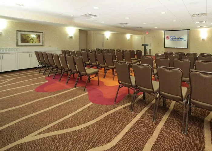 Hilton Garden Place Hotel 3*