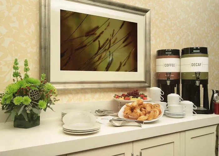 Hilton Garden Place 3*